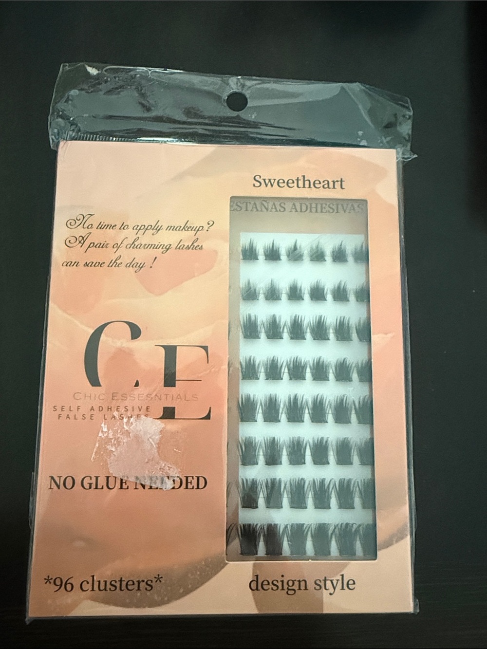 Chic Essentials in sweetheart Self-Adhesive False Eyelashes